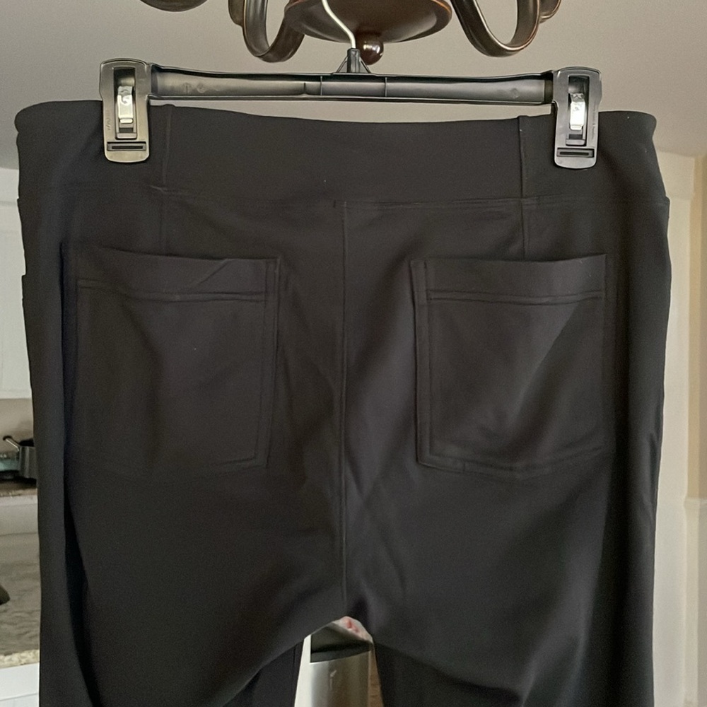 Athleta 22” Crop Leggings w Side & Back Pockets Sz Medium Black - Picture 4 of 7